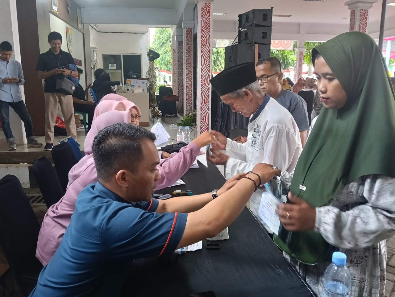 39-ribu-warga-jember-terima-blt-dbhcht-tahun-2025-distribusi-ditarget-tuntas-minggu-ini