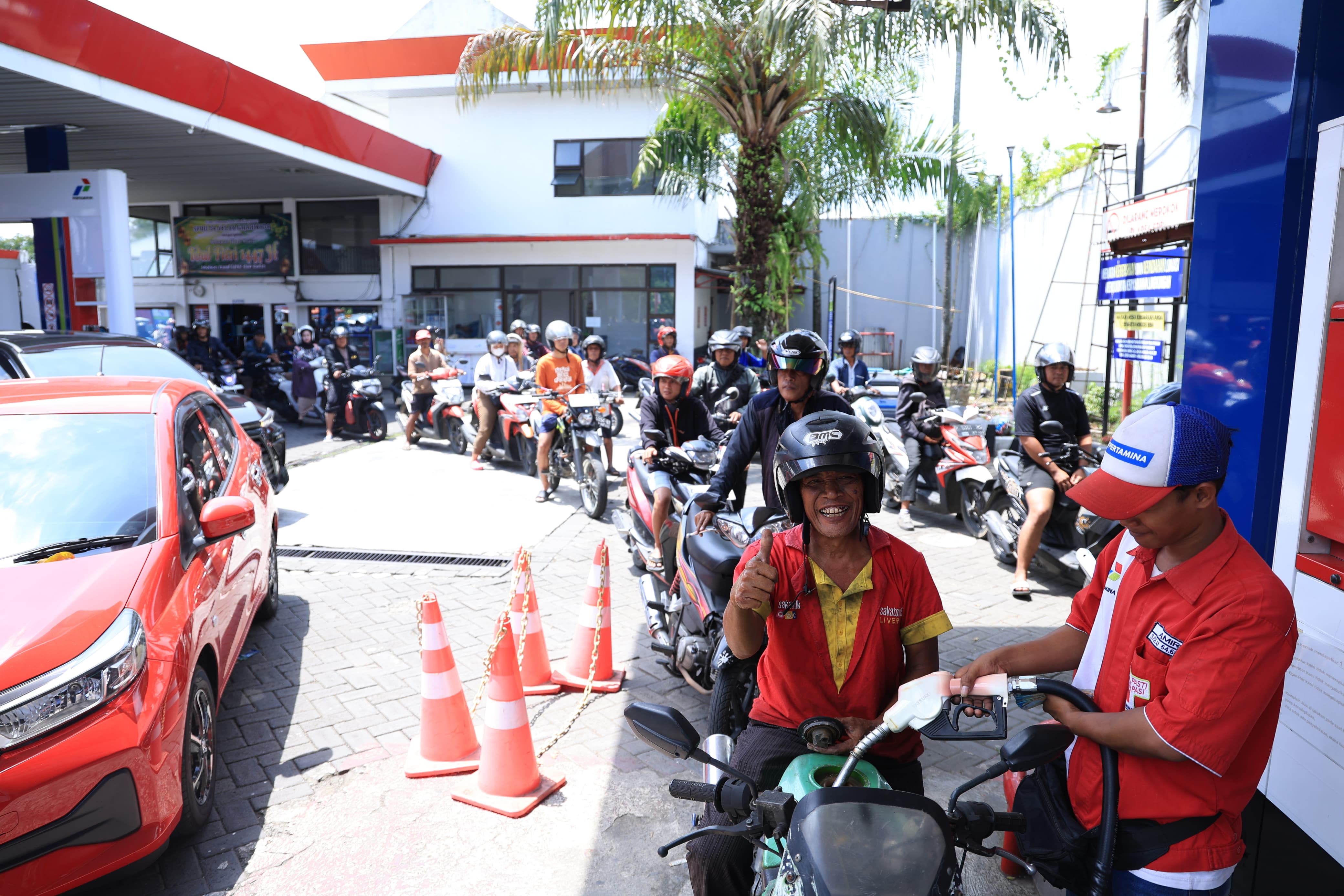 bupati-jember-tegaskan-tak-ada-kenaikan-bbm-per-1-april