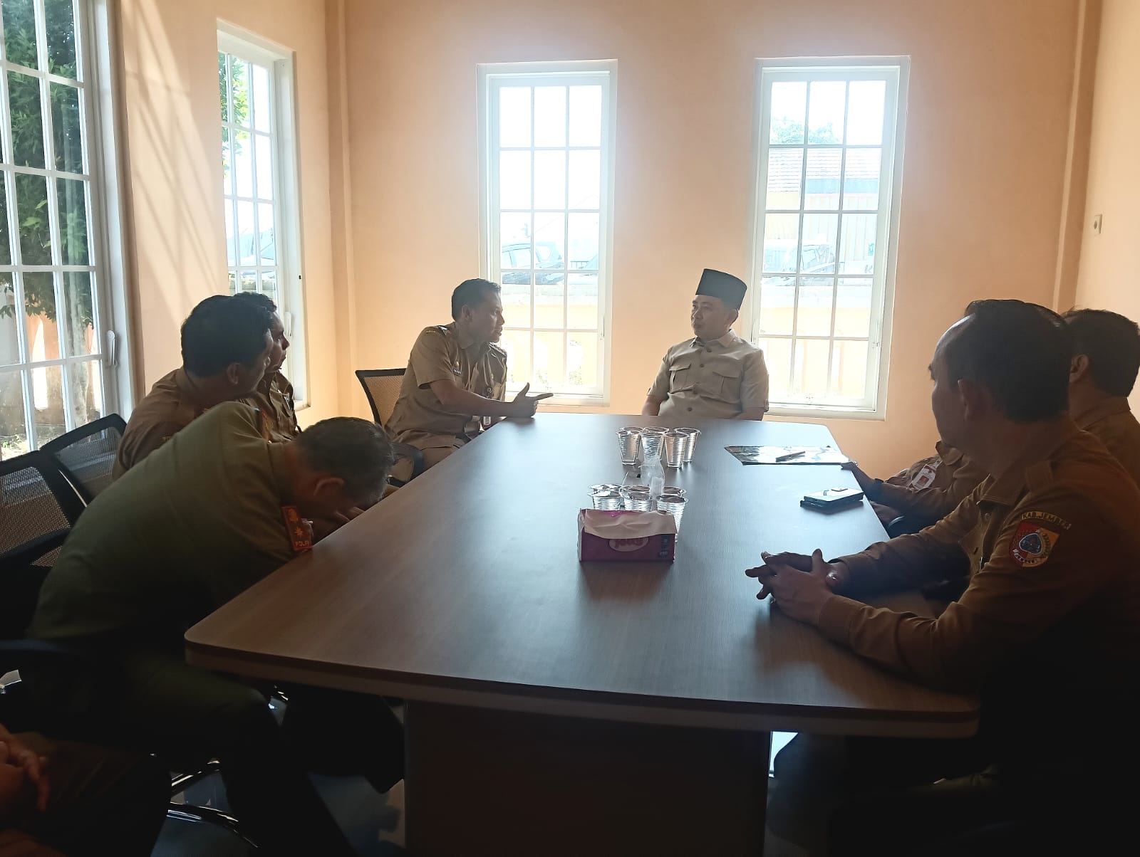 tak-perlu-ke-kota-lagi-gus-fawait-sulap-kecamatan-jadi-pusat-layanan-warga-jember