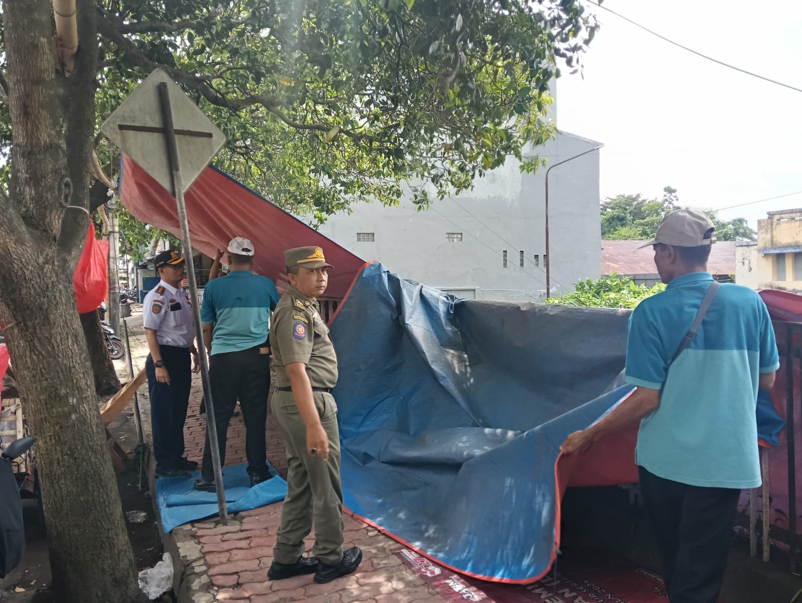 TAK DILARANG JUALAN, TAPI PKL JEMBER DIMINTA PATUHI ATURAN INI