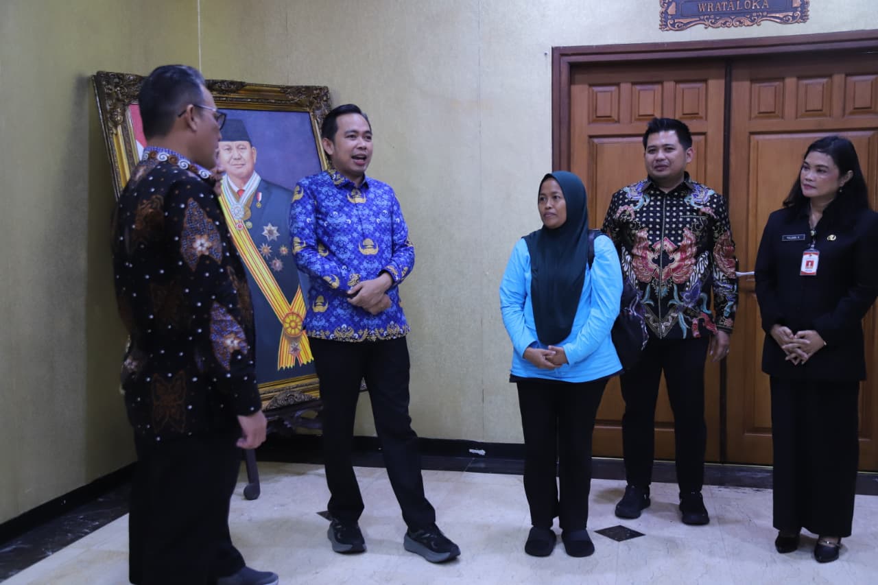 TEGASKAN PERLINDUNGAN PENUH BAGI PMI, PEMKAB JEMBER PULANGKAN PEKERJA MIGRAN DARI MALAYSIA