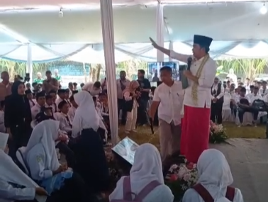 gus-fawait-tanamkan-mental-juara-kepada-ratusan-pelajar-di-pakusari