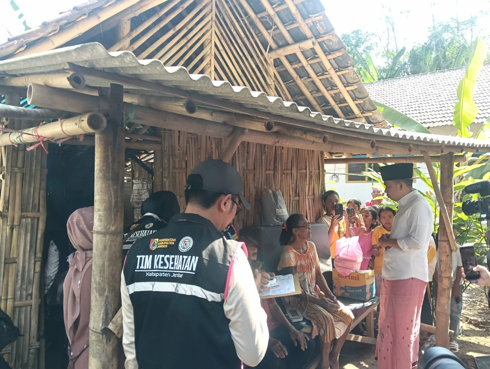 tak-perlu-sertifikat-tanah-1355-rumah-warga-jember-dapat-bantuan-bedah-rumah-2026