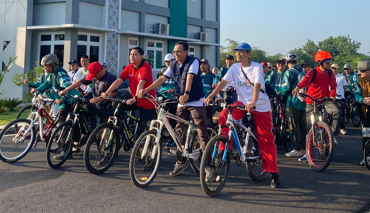 gerakan-hemat-energi-uin-khas-jember-berlakukan-hari-tanpa-kendaraan-bbm