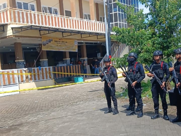 terjadi-ledakan-saat-tarawih-di-masjid-patrang-polisi-periksa-saksi