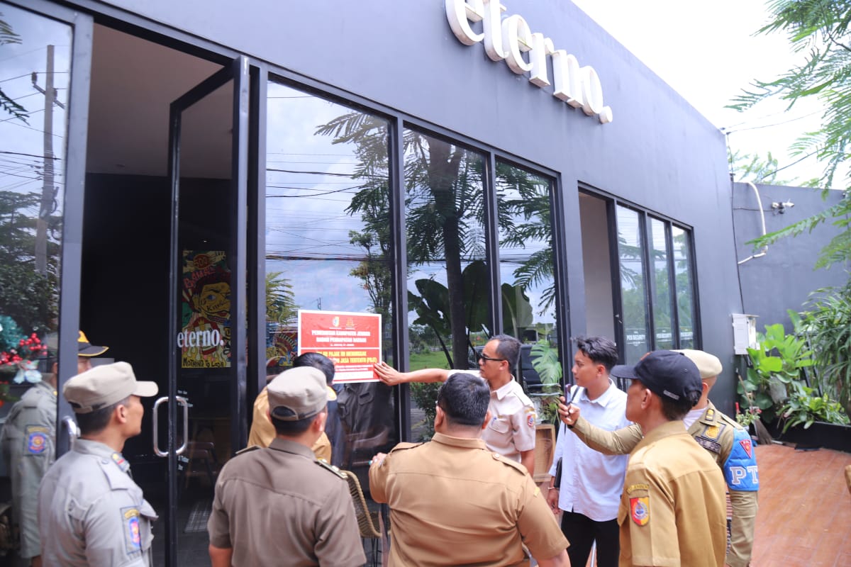 nunggak-pajak-miliaran-tiga-usaha-besar-di-jember-disegel-ini-daftarnya