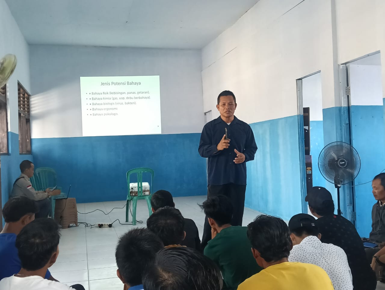 relawan-sppg-dibekali-standar-k3lh-siapkan-500-paket-makanan-bergizi