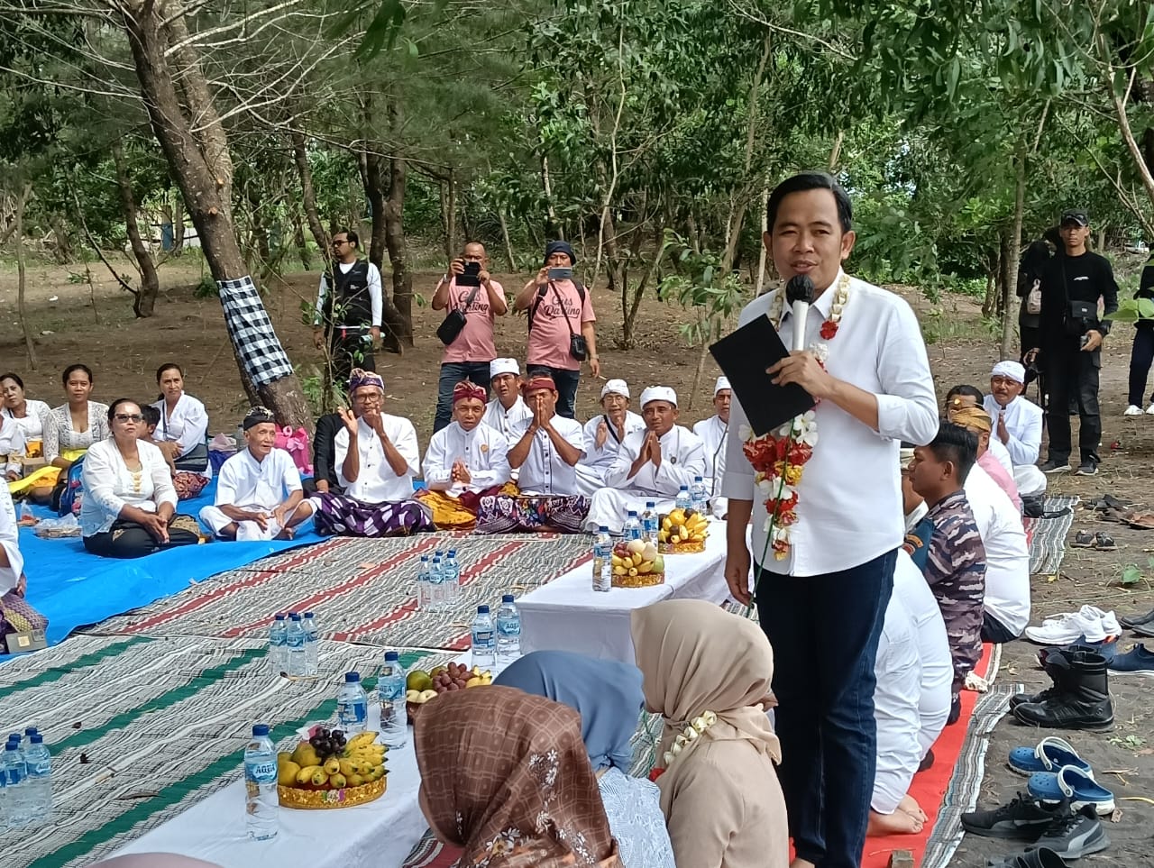 sapa-umat-hindu-bupati-fawait-bertekad-jadikan-jember-miniature-of-indonesia