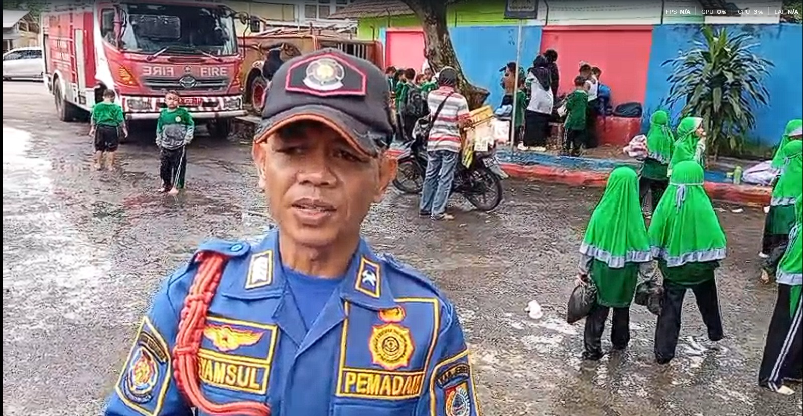 PERINGATI HARI PAHLAWAN,  SISWA SD UCAPKAN TERIMAKASIH DAN BELAJAR KE DAMKAR JEMBER