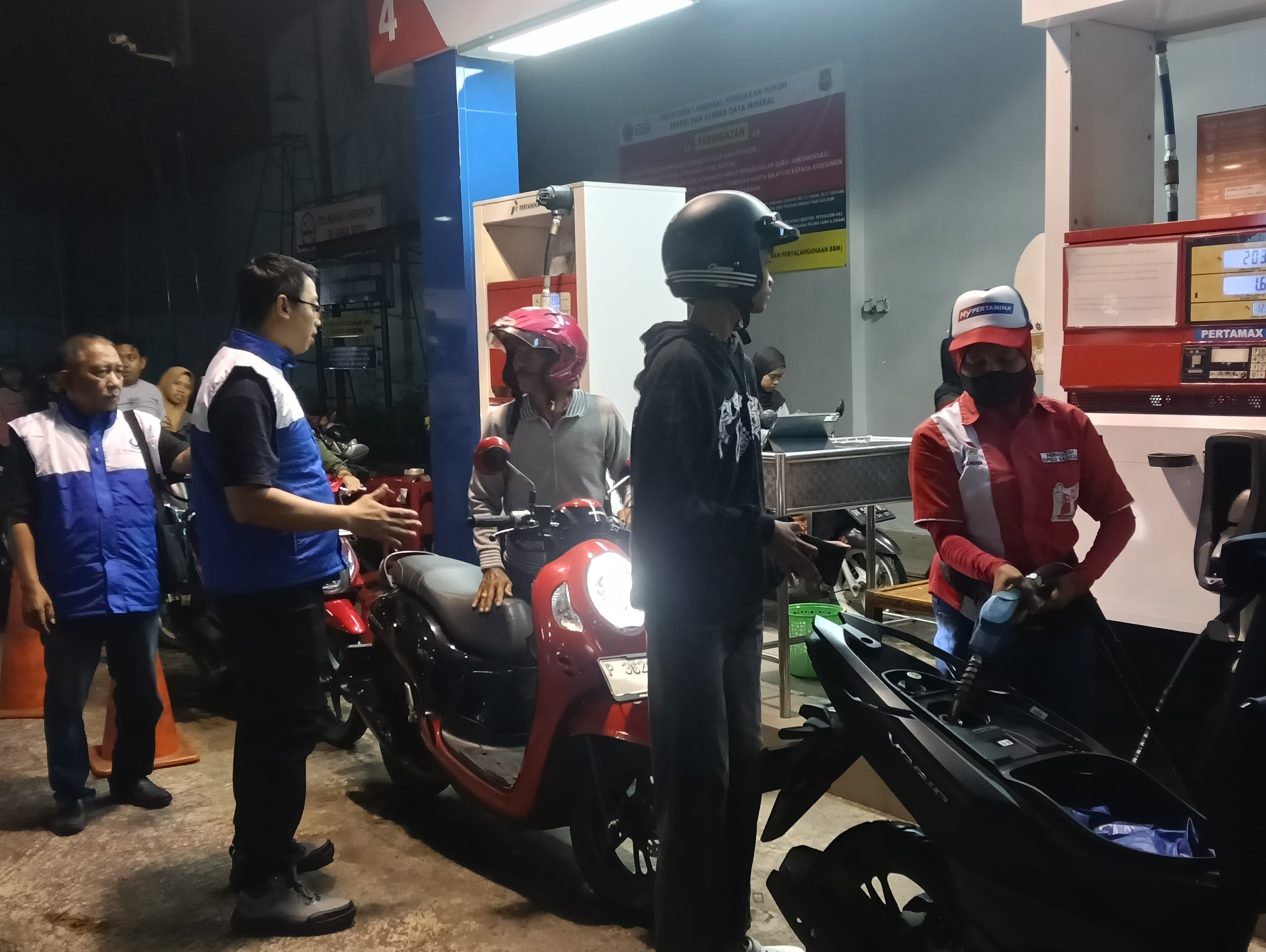 hiswana-migas-turun-ke-spbu-pastikan-stok-bbm-jember-cukup-untuk-masyarakat