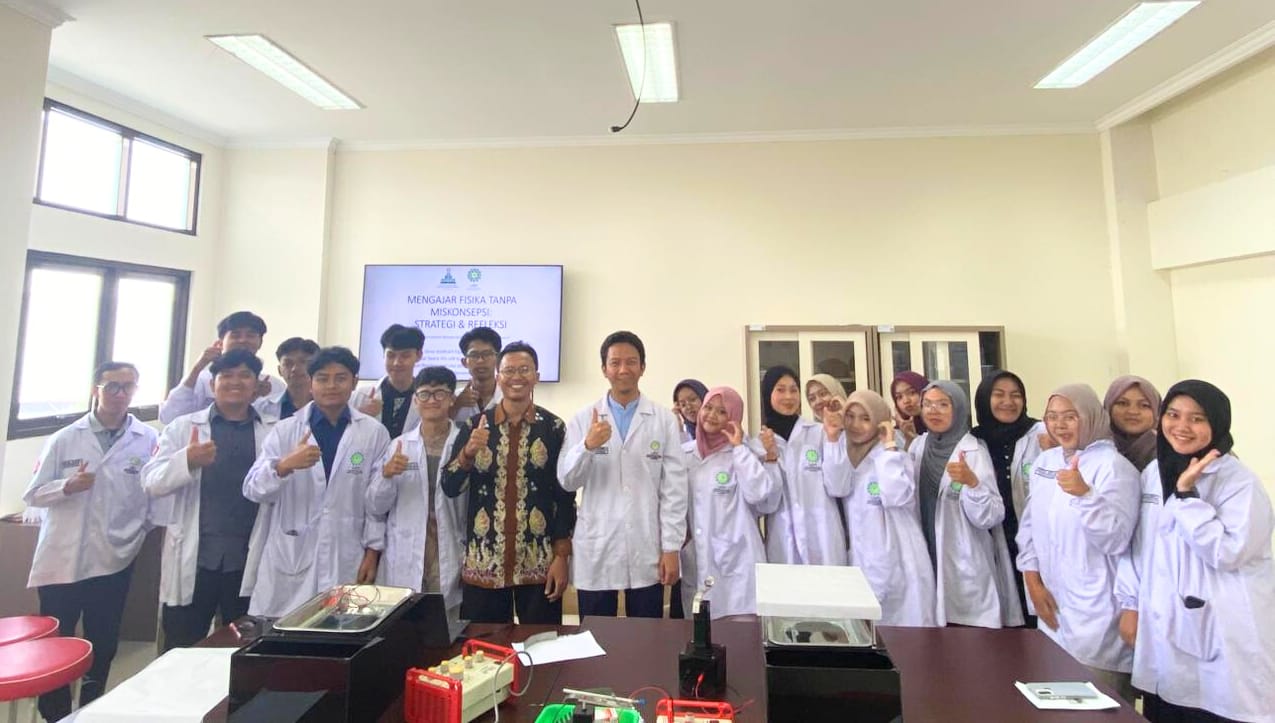 SERU DAN INTERAKTIF, DOSEN UIN KHAS JEMBER AJAK MAHASISWA UIN BANDUNG UJI PEMAHAMAN KONSEP FISIKA