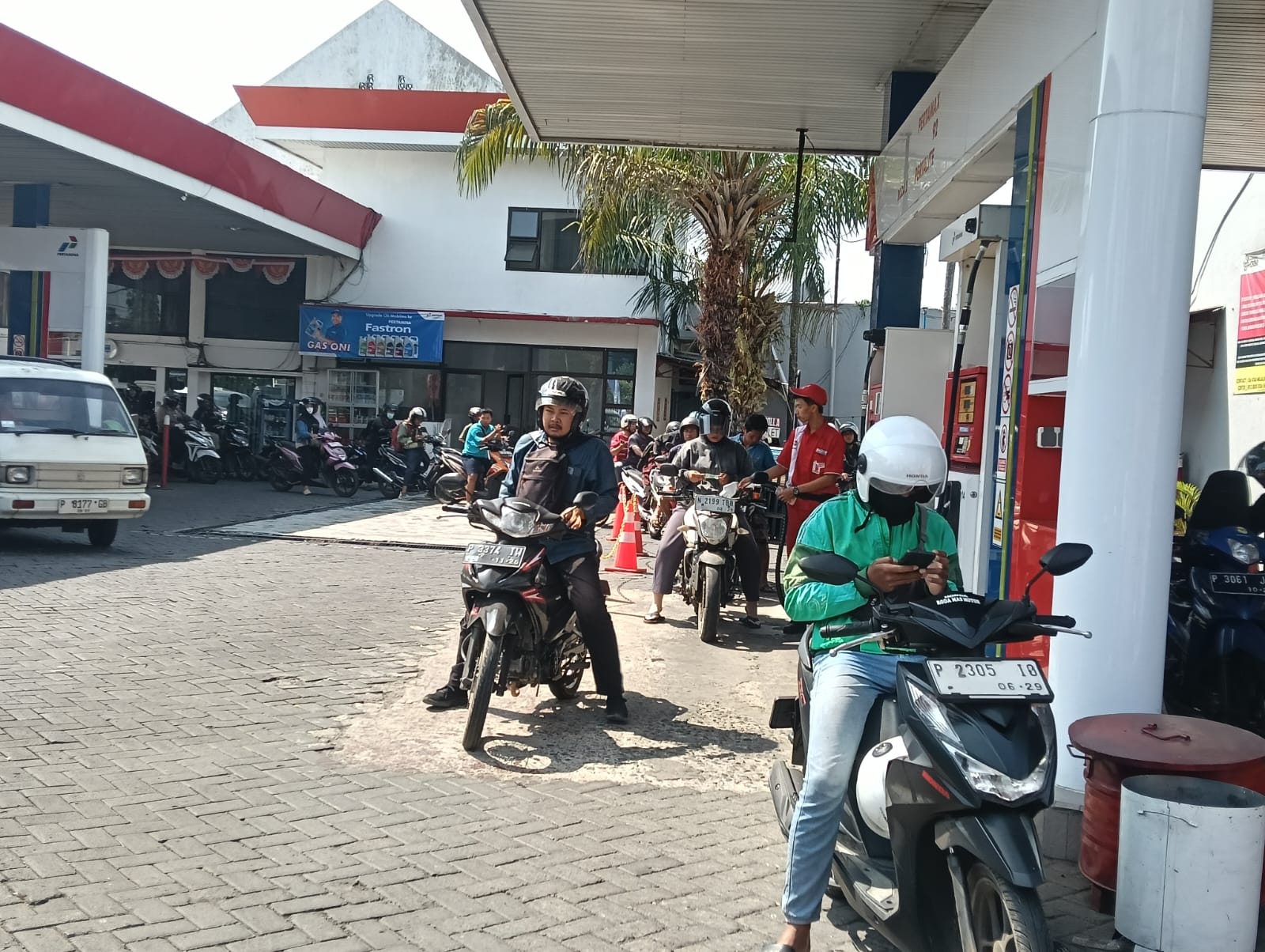 ANTREAN BBM MENGULAR, DPRD JEMBER SOROTI KOMUNIKASI PERTAMINA